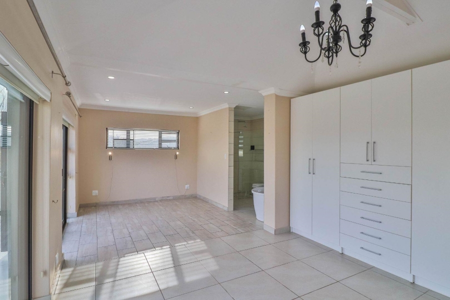 4 Bedroom Property for Sale in Hartenbos Landgoed Western Cape